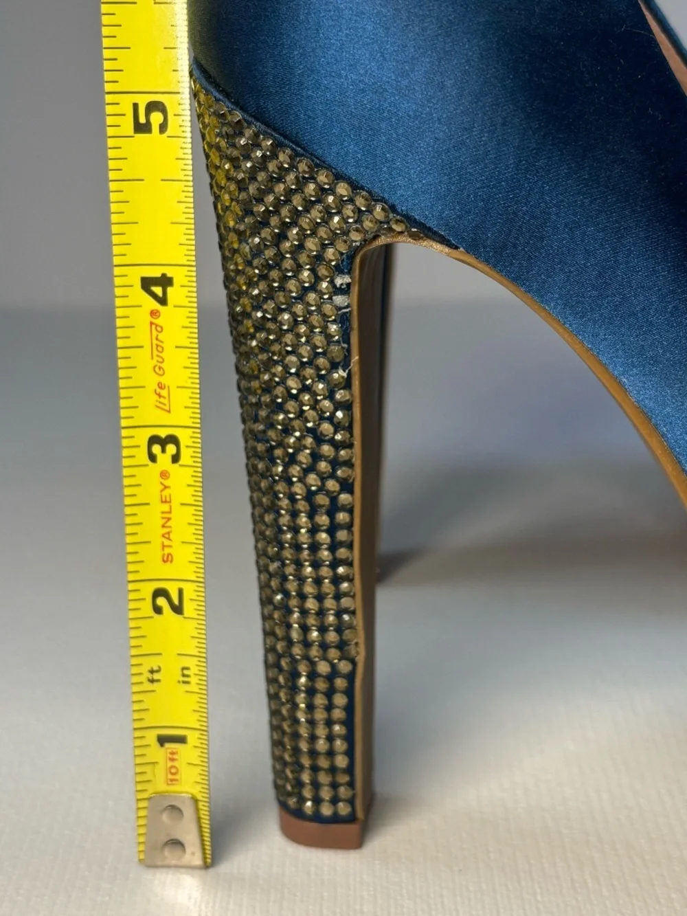 Vince Camuto Teal Blue Satin Rhinestone Bow Peep Toe Heels 6B Statement Pumps